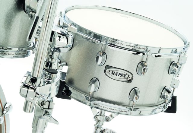 blank The two sparkle lacquer finishes are exclusive to the LA Kit and the discrete lugs allow it plenty of room to shimmer